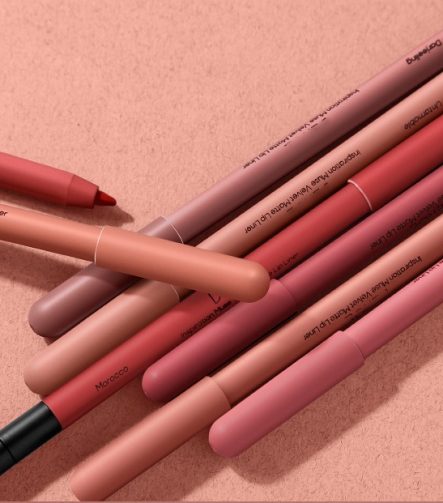 MadeInPanda Matte Nude Lipstick Set - 6-Color Long Lasting Velvet Lipstick Collection for Women
