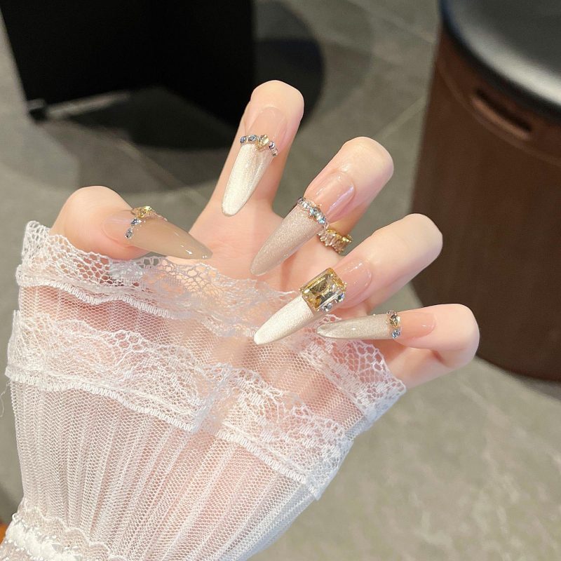 MadeInPanda Nude White French Tip Press On Nails - premium press on nails