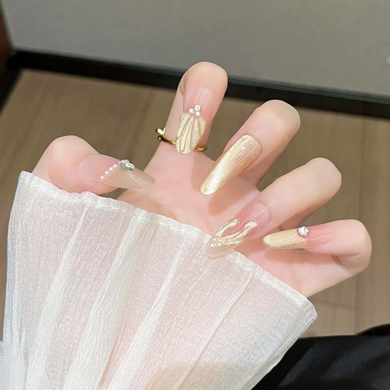 MadeInPanda Nude Base Gold Silk Press On Nails - premium press on nails