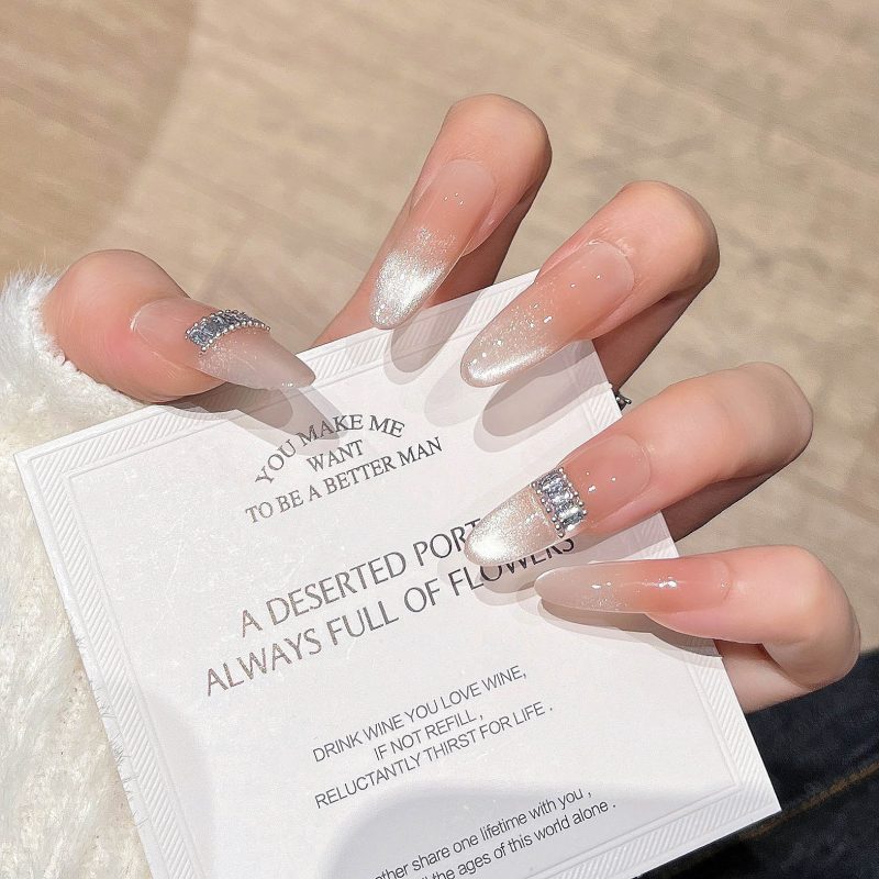 MadeInPanda Clear Nude Silver Cat Eye Press On Nails - premium press on nails
