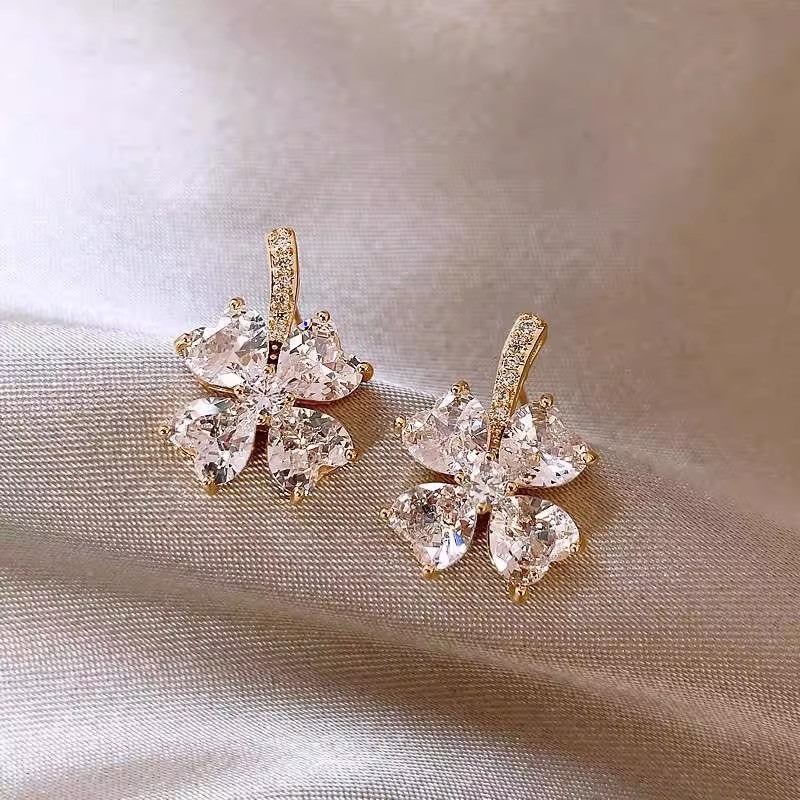Clover Crystal Stud Earrings - Gold