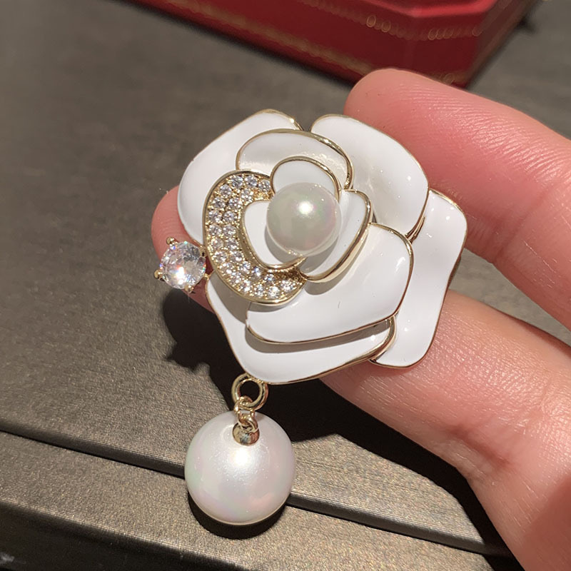 The Fashion Brooch Pin - Brooch #455 - MadeInPanda