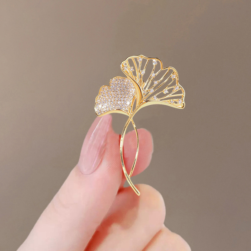 Crystal Ginkgo Leaf Brooch MadeInPanda