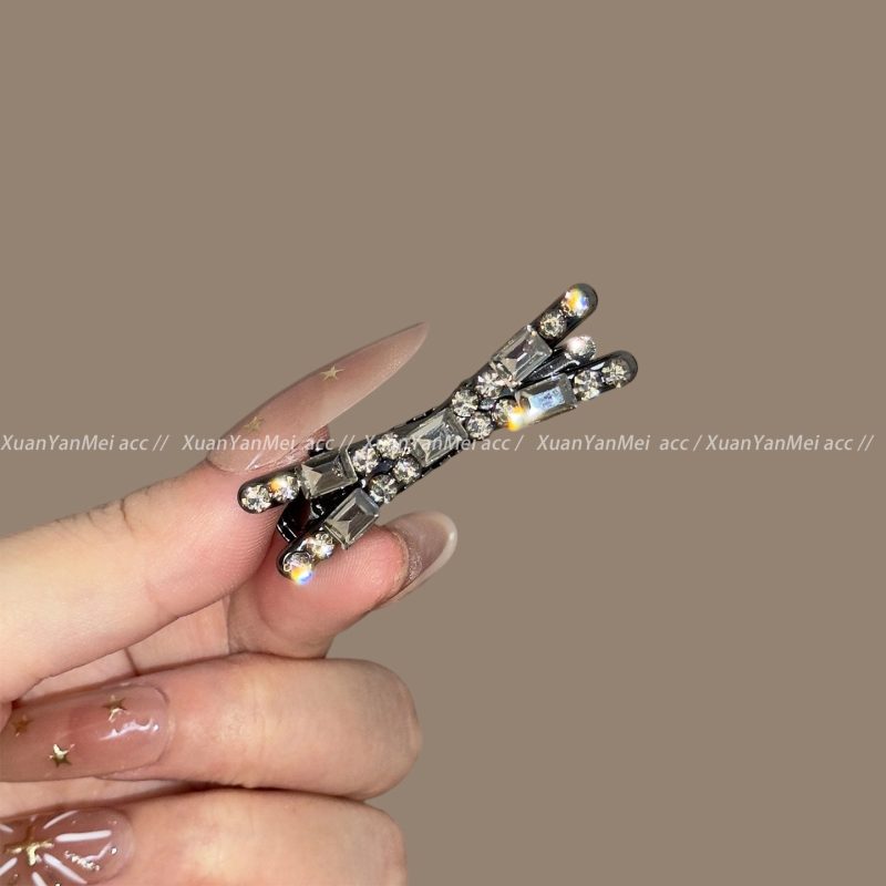 Blue Crystal Heart Hair Clip - MadeInPanda