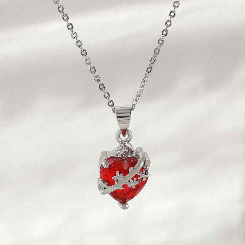 Simple Gold Heart Pendant Necklace - Classic by MadeInPanda