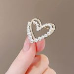 Heart Pearl Brooch MadeInPanda