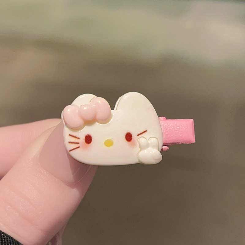 Figure Eight Pearl Hair Clip 17 - MadeInPanda