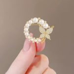 Round Pearl Brooch Gold MadeInPanda