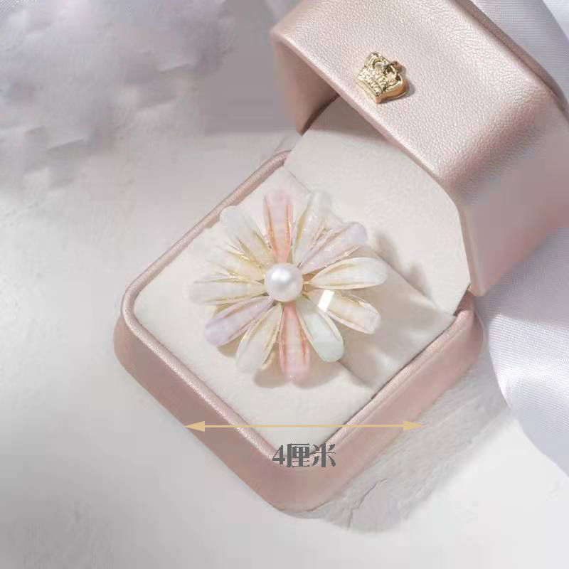 Petal Brooch MadeInPanda