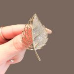 The Fashion Brooch Pin - Brooch #326 - MadeInPanda