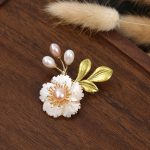 The Fashion Brooch Pin - Brooch #383 - MadeInPanda