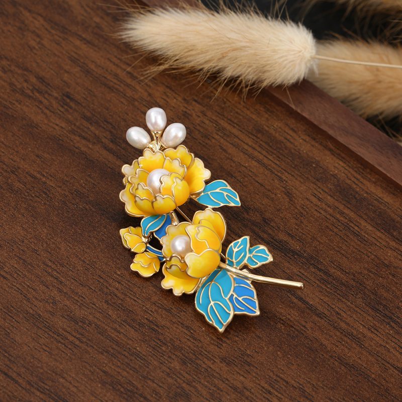 The Fashion Brooch Pin - Brooch #329 - MadeInPanda