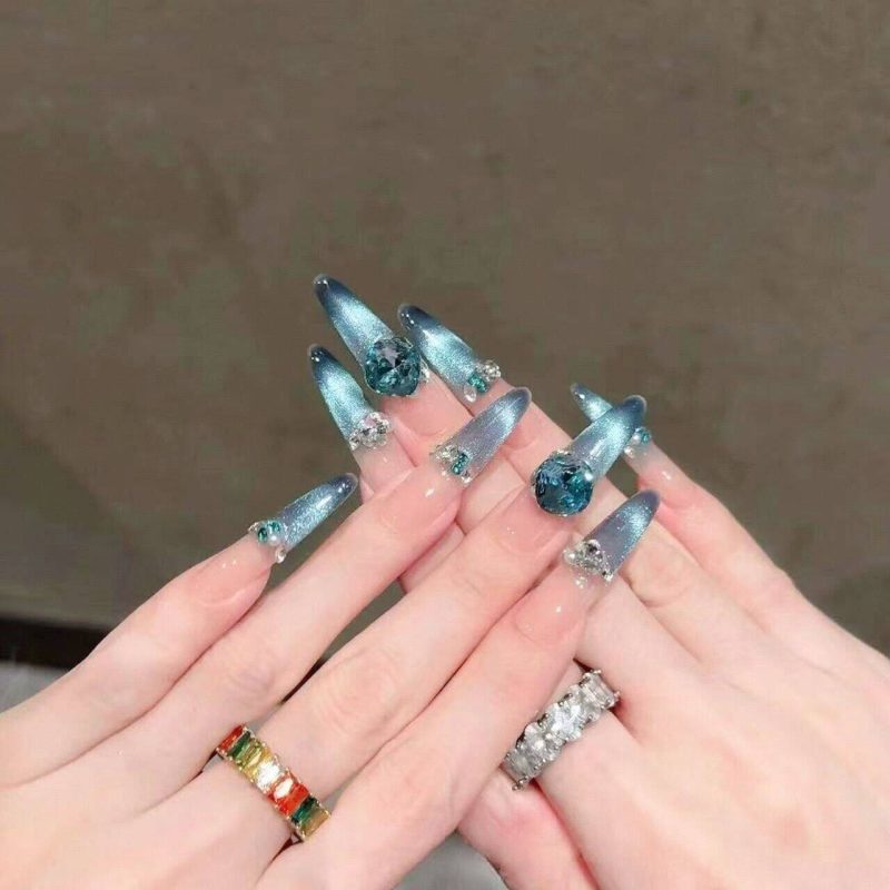 SG706 Aurora Borealis Press-On Nails (With Toolkit) - MadeInPanda