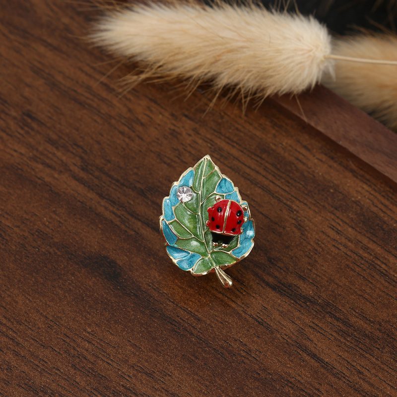 The Fashion Brooch Pin - Brooch #342 - MadeInPanda