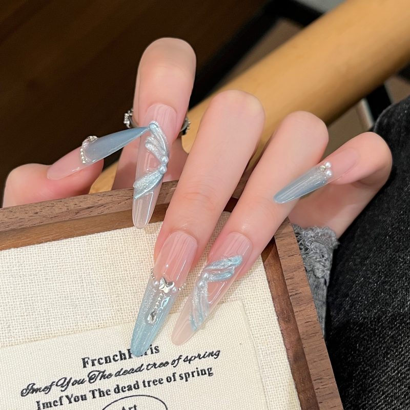 SG559 Gold Glitter Press-On Nails (With Toolkit) - MadeInPanda
