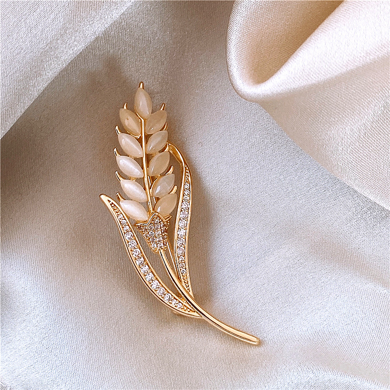 The Fashion Brooch Pin - Brooch #182 - MadeInPanda