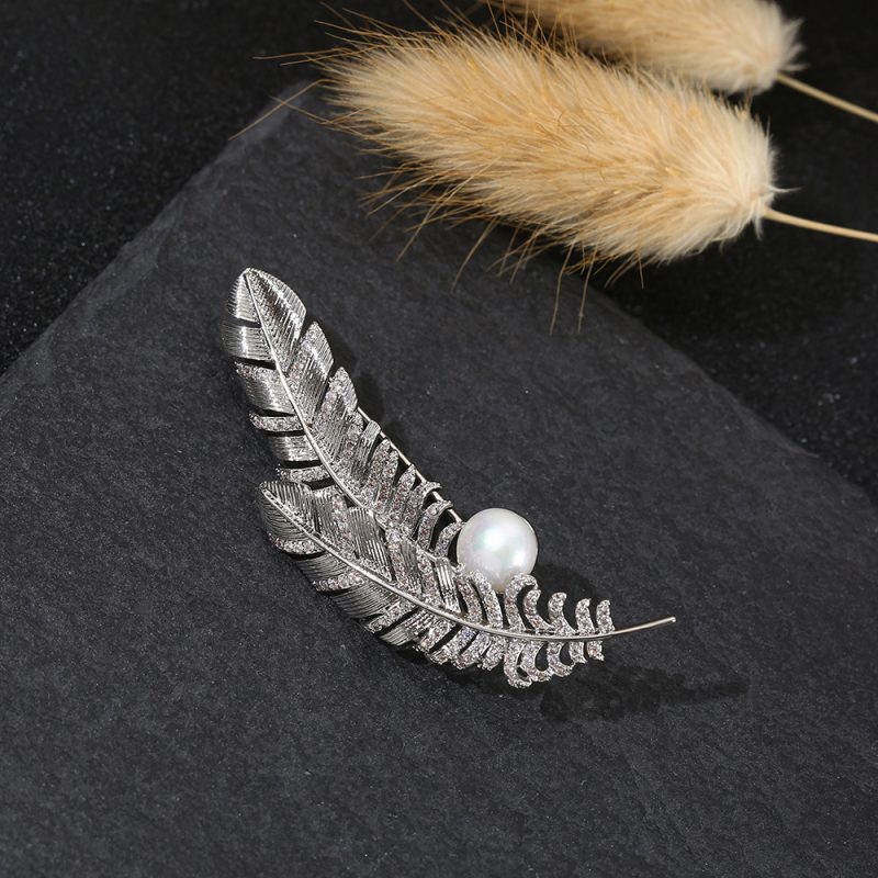 The Fashion Brooch Pin - Brooch #400 - MadeInPanda
