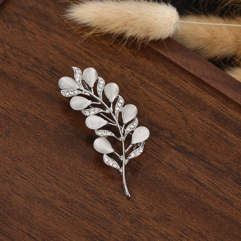 The Fashion Brooch Pin - Brooch #322 - MadeInPanda