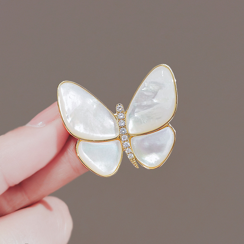 The Fashion Brooch Pin - Brooch #206 - MadeInPanda