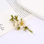 The Fashion Brooch Pin - Brooch #491 - MadeInPanda