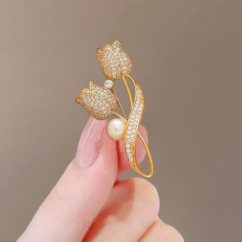 Tulip Brooch MadeInPanda