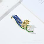 The Fashion Brooch Pin - Brooch #468 - MadeInPanda