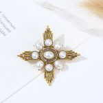 The Fashion Brooch Pin - Brooch #466 - MadeInPanda