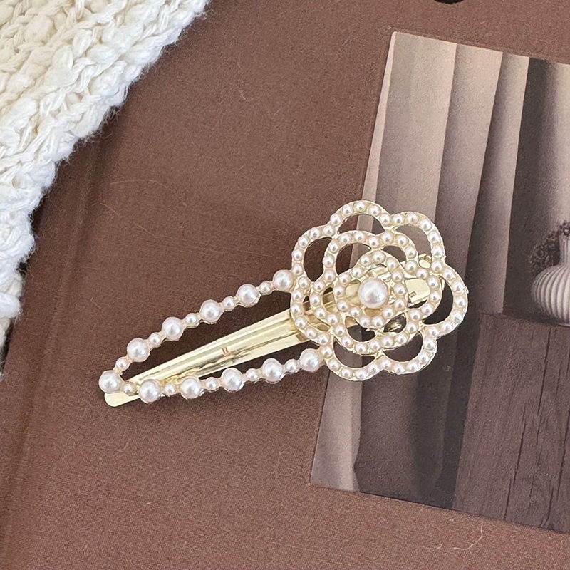 Crystal Butterfly Hair Crocodile Clip 珍珠山茶花金色