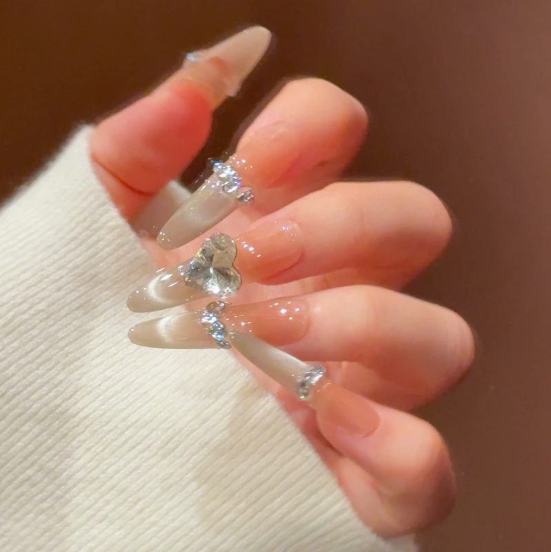SG608 Silver Foil Press-On Nails (With Toolkit) - MadeInPanda