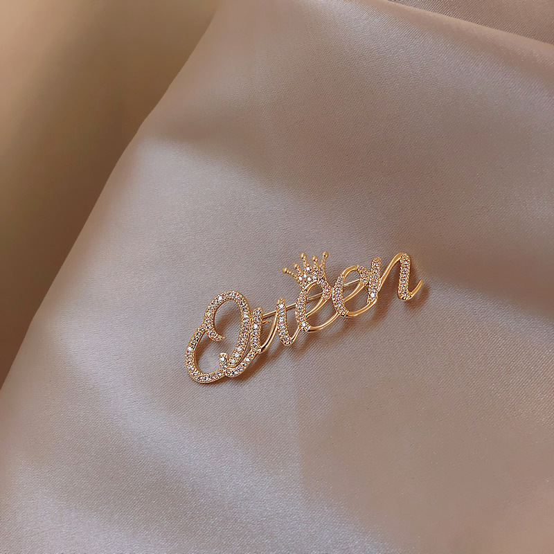 The Fashion Brooch Pin - Queen #75 - MadeInPanda