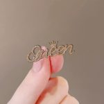 Queen Brooch MadeInPanda