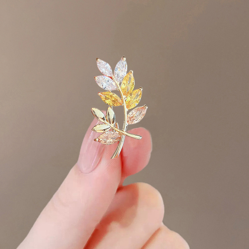 Rice Flower Brooch MadeInPanda