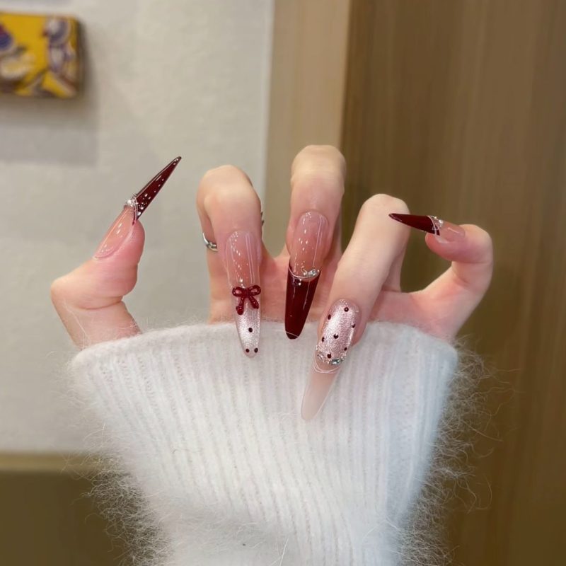 SG565 Lavender Purple Press-On Nails (With Toolkit) - MadeInPanda