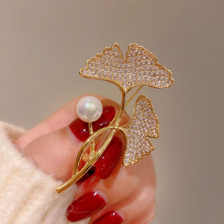 The Fashion Brooch Pin - Brooch #334 - MadeInPanda
