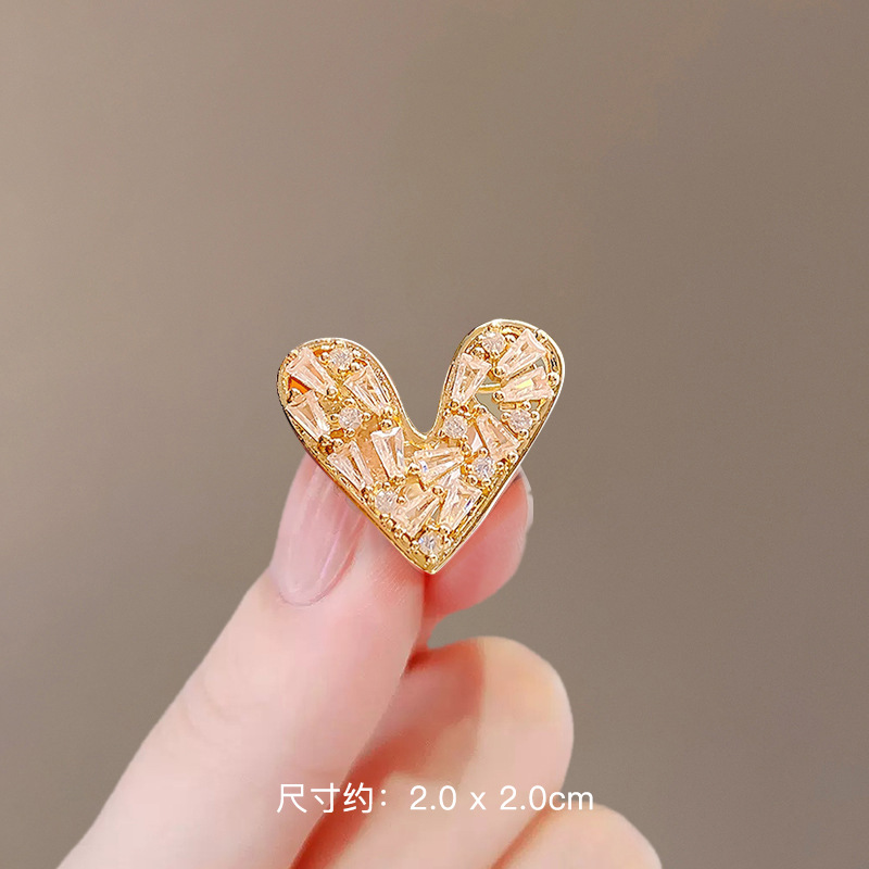 The Fashion Brooch Pin - Brooch #158 - MadeInPanda