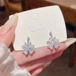 Silver Tone Zircon Sparkle Stud Earring ~ E0072 S925 Silver Needle Earrings E0072