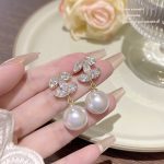 White Zircon Sparkle Stud Earring ~ S925 Silver Needle Crystal Earrings E0186