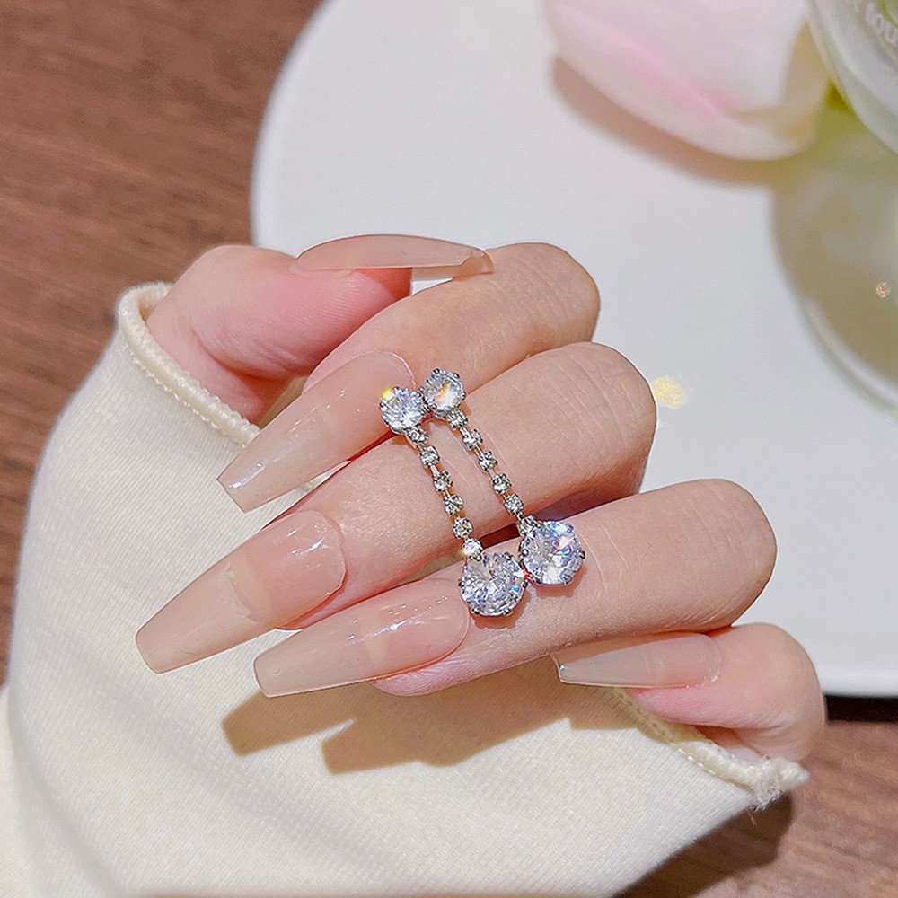 E0447___ Silver Tone Zircon Sparkle Stud Earring S925 Silver - 图片 1