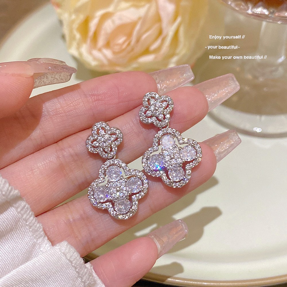 E0450____ Silver Tone Zircon Sparkle Stud Earring S925 Silver Needle E0450 - 图片 1