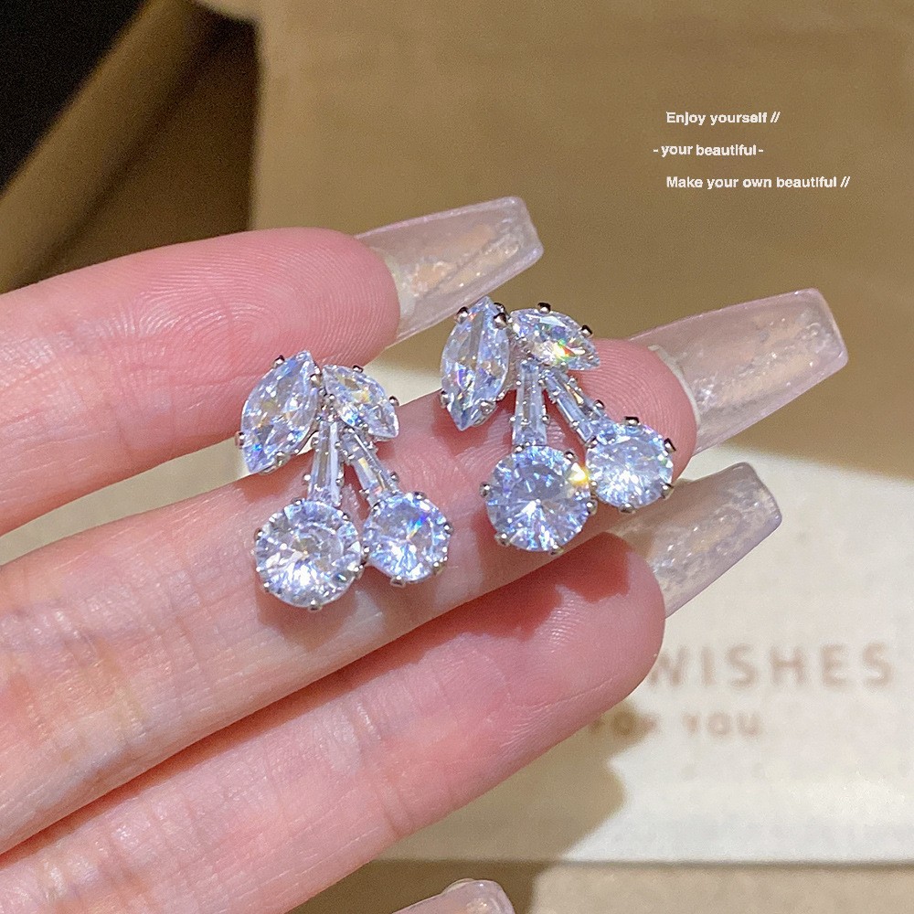 E0484____ Silver Tone Zircon Sparkle Stud Earring S925 Silver Needle E0484 - 图片 1