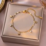 Gold Crystal Daisy Bracelet