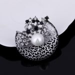 Luxury Pearl Brooch DY13613