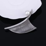 Luxury Pearl Brooch DY13634