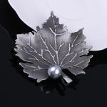 Luxury Pearl Brooch DY13641