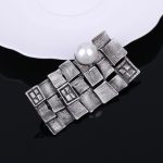 Luxury Pearl Brooch DY13649