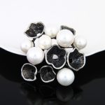 Luxury Pearl Brooch DY13699