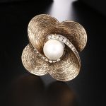 Luxury Pearl Brooch DY13756