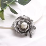 Luxury Pearl Brooch DY13758