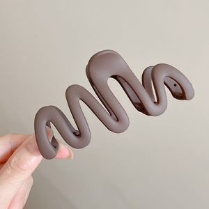MP-SHARK-0070 Coffee Wave 11cm Hair Claw Clip - 图片 1