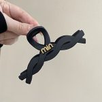 Twist 10.5cm Hair Claw Clip
